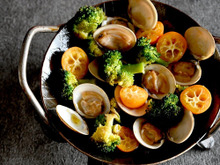 【果物のおかず】きんかん・はまぐり・ブロッコリーの華やかアヒージョ