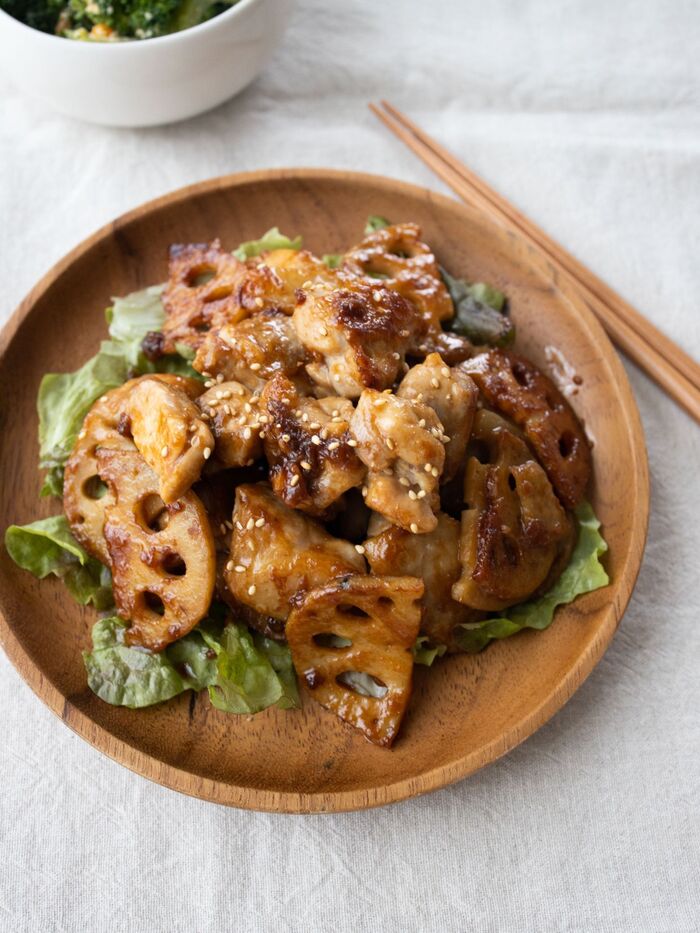 『鶏肉とれんこんの照り味噌バター炒め』ご飯に合う!お弁当にも。