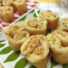 切り口だけ源氏パイ風スナック♪ 油揚げのマヨチーズロール焼き