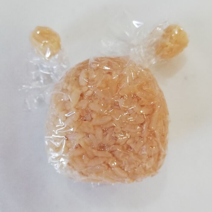 ①ベースのおにぎりを作ります。