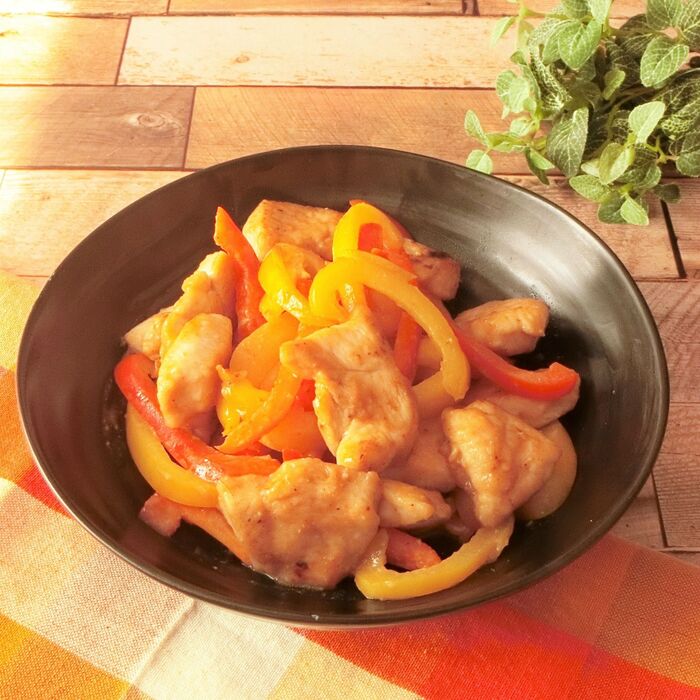 鶏胸肉とパプリカの味噌マヨソテー