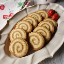 キャンディのような見た目が可愛い♡いちごのくるくるクッキー