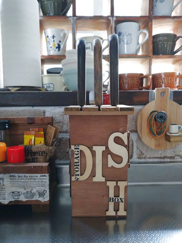 簡単100均DIY*ダイソー✕ワッツ*2アイテムで包丁収納スタンド!