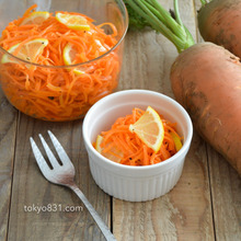 簡単!人参とレモンのラペ。作り置き、パーティーの前菜にも。