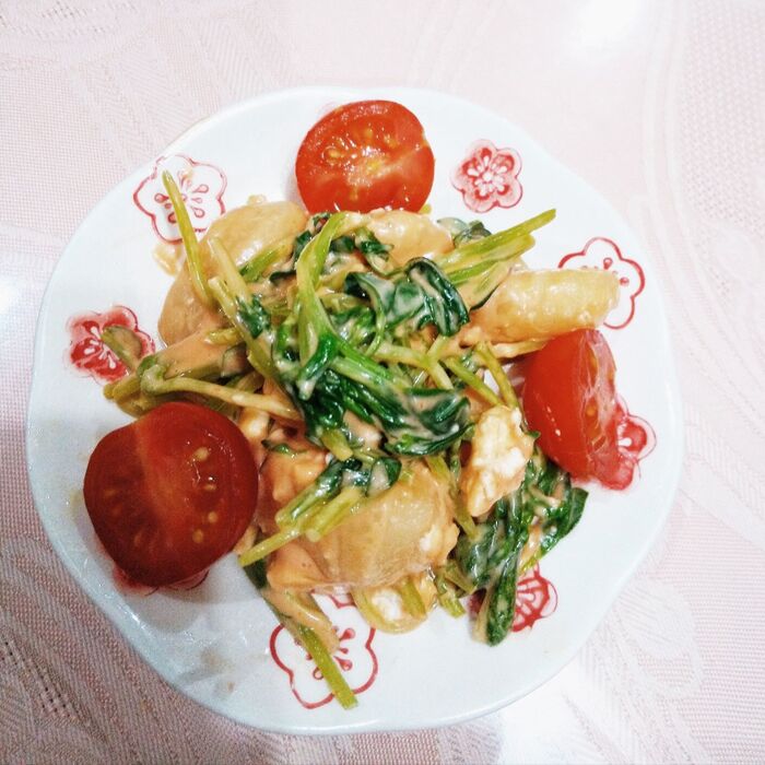ニョッキと豆苗とミニトマトのサラダ🥗