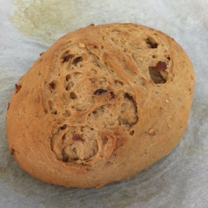 玄米ご飯と雑穀米入りパン