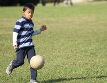 休校中の外遊びってアリ?コロナ疲れのときこそ日光浴をするべき理由