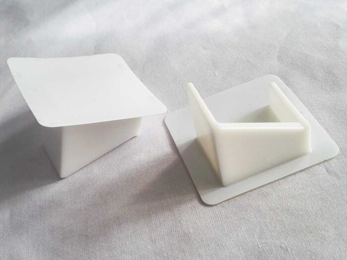 セリアの新商品は冷蔵庫収納の救世主!どこでも吊るす収納ができちゃう