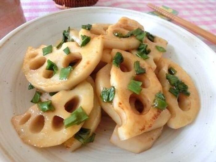 手がのびるヤミツキの美味さ♪ れんこんのバタポン炒め