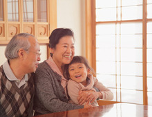 孫LOVE♡おじいちゃん・おばあちゃんたちの“やりすぎ愛”