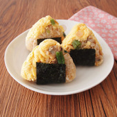 簡単!ごちそうおにぎり「ふわとろ玉子のあさりおにぎり」