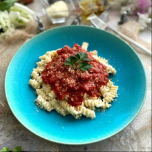 手作りで!クリーミーなリコッタとトマトソースのフジッリ