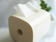 トイレットペーパーをリビングに置ける!生活感を隠してくれるケース