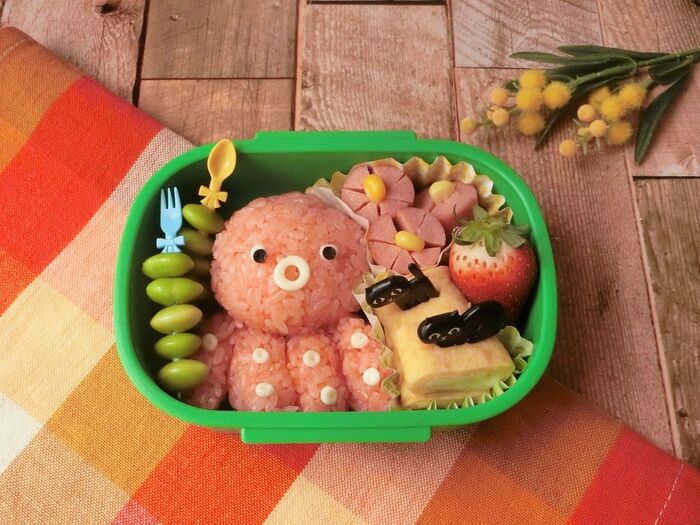 材料4つ★タコのデコおにぎり弁当