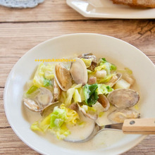 具だくさん!春キャベツ入りクラムチャウダー