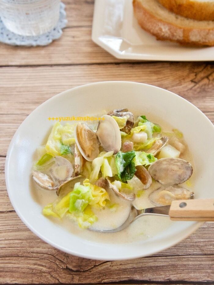 具だくさん!春キャベツ入りクラムチャウダー