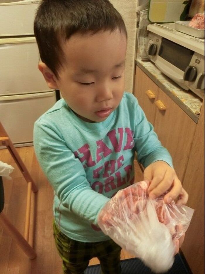 肉に下味をつける