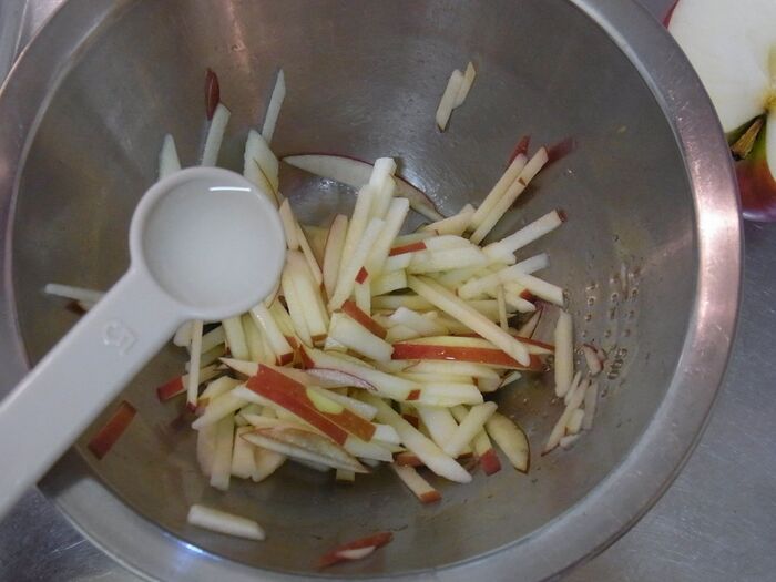 りんごと隠し味のカルピスをプラス