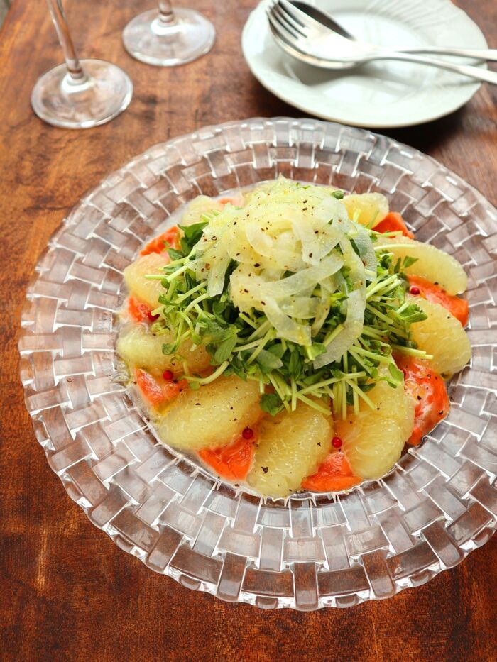包丁&まな板いらず☆豆苗とサーモンのサラダ グレープフルーツドレッシング仕立て