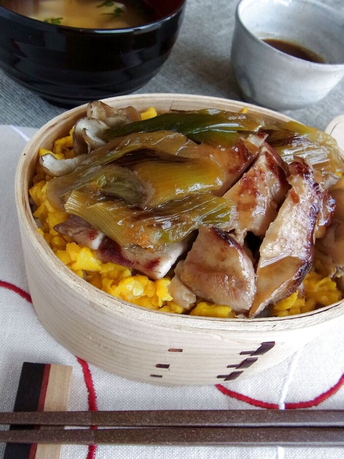 舞茸とママレードで柔らか効果!「焼鳥風 親子丼弁当」