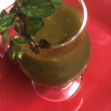 グリーン野菜とフルーツの酢ムージースープ