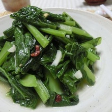 お箸が止まらない♪ かぶの葉のにんにく塩炒め