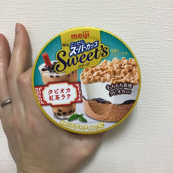 エッセルスーパーカップSweet'sからタピオカ紅茶ラテ味!