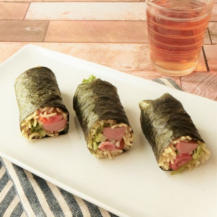 塩焼そばの海苔巻き