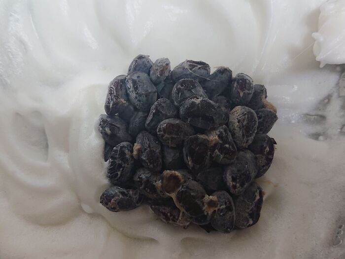 卵白でメレンゲ作って納豆オン