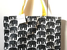 ユニクロ【フィンレンソン】バッグ。少し手を加えて新学期からの通学バックに変身。