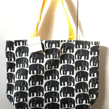 ユニクロ【フィンレンソン】バッグ。少し手を加えて新学期からの通学バックに変身。