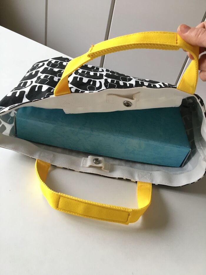 大きなお道具箱もすっぽり入ります。