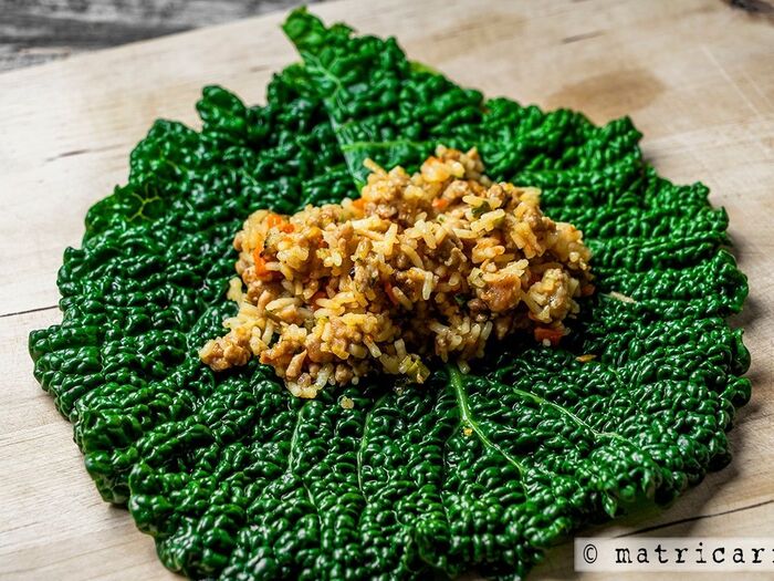 ハーブやチーズなどを加えて味をととのえる