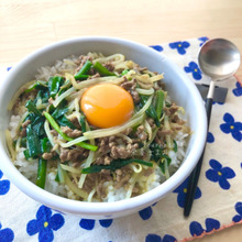 【家計お助けごはん】疲労回復に!ひき肉もやしのカレーあんかけ丼