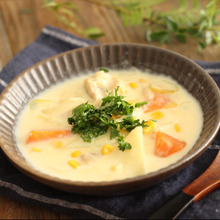 ホワイトソースを作らないから簡単♡コーンクリームシチュー♪