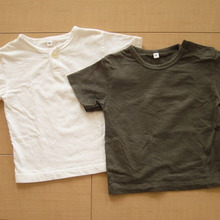 もったいなくて捨てられないボタンを無地の子どもTシャツにつけて、似合うオリジナルを作る♪