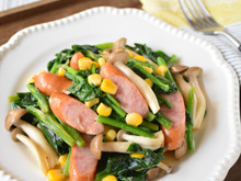 定番だけどやっぱり美味しい!ほうれん草とウインナーのバター醤油ソテー