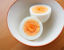 これでゆで卵の黄身が真ん中に!驚くほど簡単なコツとは?【やってみた】