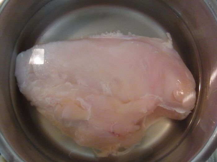 しっとり仕上がる鶏胸肉
