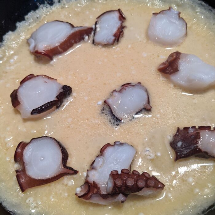 ・フライパンに油を入れて、○を入れ中火で焼きます。