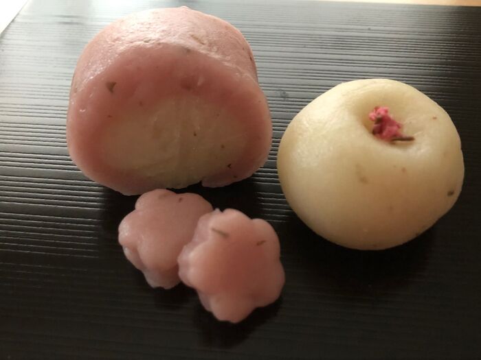 【桜の塩漬を使った】桜風味すあま