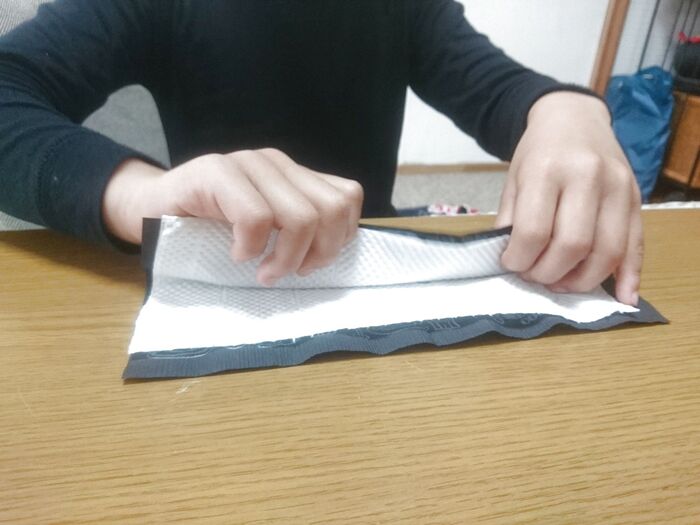 2、蛇腹に折ります