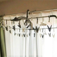 引っ張るだけで洗濯物が一気に外せる?!100均の○○で「洗濯ピンチハンガー」が変身!!