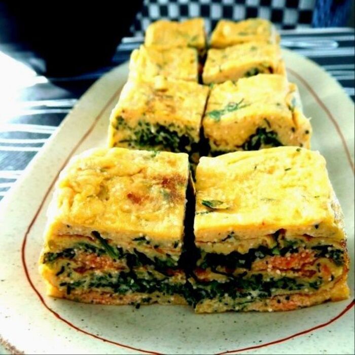 シャキシャキ感がやみつきに~オカヒジキと明太子の卵焼き
