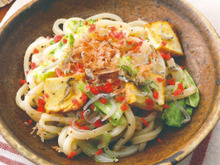 冷凍うどんで満足ランチ!「キャベツとちりめんじゃこの焼きうどん」