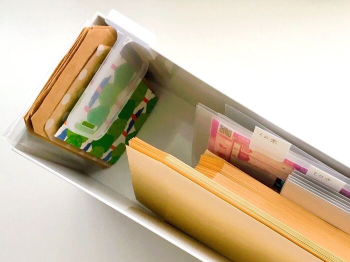 冷蔵庫のドアポケット用仕切りでファイルボックスも仕切っちゃおう