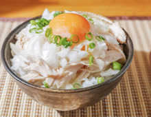 こんな食べ方あり!?新玉ねぎのおいしさ引き出す簡単レシピ3つ