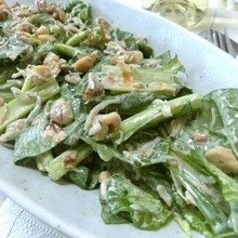 生がシャキシャキ美味しい♪ 小松菜のじゃこナッツサラダ