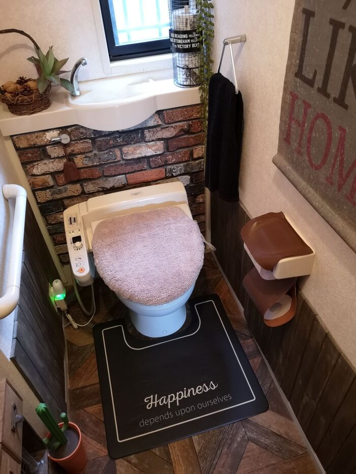 主婦の味方!さっと拭けてるトイレマット