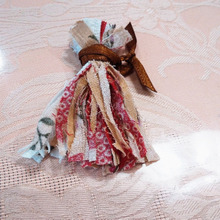 ハギレで昭和チックなミニはたき作りました